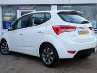 Used Hyundai ix20 SE 123 HP (90 kW) 2016 White Hatchback