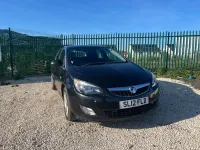 Begagnad Vauxhall Astra SRi 2012 Svart Halvkombi