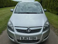 Usado Vauxhall Zafira 115 CV (84 kW) 2013 Plateado Monovolumen