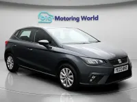 Usado Seat Ibiza SE 95 CV (69 kW) 2023 Gris Utilitario