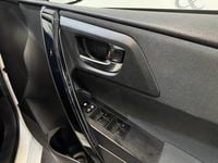 Used Toyota Auris Design 116 HP (85 kW) 2015 White Hatchback