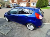 Begagnad Ford Fiesta Titanium 2017 Blå Halvkombi