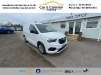 Begagnad Vauxhall Combo S 100 HK (73 kW) 2023 Vit Minibuss