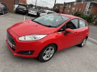 Używany Ford Fiesta Zetec 82 KM (60 kW) 2013 Czerwony Hatchback