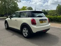 Used Mini ONE Classic 101 HP (74 kW) 2019 White Hatchback