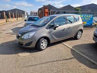 Używany Vauxhall Meriva 2012 Brązowy Minivan