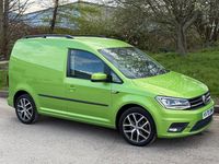 Begagnad VW Caddy Highline 150 HK (110 kW) 2020 Grön Minibuss