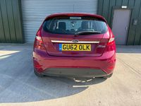 Usado Ford Fiesta Zetec 2012 Vermelho Citadino