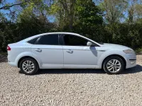Used Ford Mondeo Zetec 140 HP (102 kW) 2011 White Hatchback