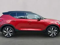 Begagnad Volvo XC40 R-Design Pro 262 HK (192 kW) 2022 Röd SUV