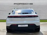 Begagnad Porsche Macan 380 kW (517 HK) 2025 Vit SUV