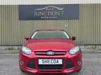 Used Ford Focus Zetec 125 HP (91 kW) 2011 Red Hatchback