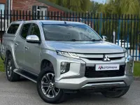 Usado Mitsubishi L200 150 HP (110 kW) 2020 Prateado Pickup