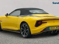 Usado MG Cyberster 375 kW (510 HP) 2024 Amarelo Cabrios