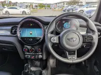Begagnad Mini Cooper Exclusive 134 HK (98 kW) 2024 Svart Halvkombi