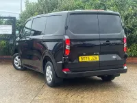 Begagnad Ford Transit Custom Limited 136 HK (100 kW) 2024 Svart Van