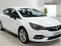 Used Vauxhall Astra SRi 110 HP (80 kW) 2021 White Hatchback