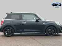 Usado Mini Cooper Hatch 136 HP (100 kW) 2020 Azul Citadino