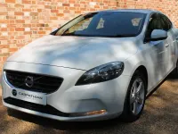 Used Volvo V40 2016 White Hatchback