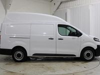 Used Vauxhall Vivaro S 100 HP (73 kW) 2023 White MPV