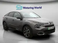 Begagnad Citroën e-C4 Shine 100 kW (136 HK) 2022 Halvkombi