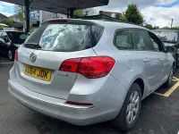 Usado Vauxhall Astra Design Edition 136 HP (100 kW) 2015 Prateado Carrinha