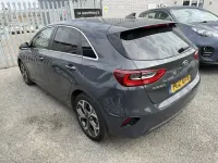 Begagnad Kia Ceed 136 HK (100 kW) 2019 Grå Halvkombi