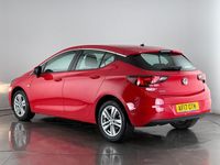 Used Vauxhall Astra Design Edition 105 HP (77 kW) 2017 Red Hatchback