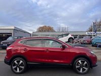Used Nissan Qashqai N-Connecta 110 HP (80 kW) 2016 Red SUV