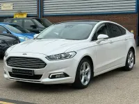 Used Ford Mondeo Titanium 240 HP (176 kW) 2017 White Hatchback
