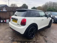 Used Mini Cooper D Hatch 2018 White Hatchback