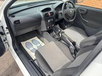 Used Vauxhall Corsa 2006 White Hatchback