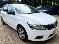 Used Kia Ceed 2010 White Hatchback