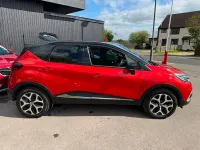 Used Renault Captur Dynamique 90 HP (66 kW) 2017 Red/black SUV
