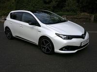 Used Toyota Auris Hybrid Design 2018 White Hatchback