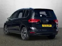Begagnad VW Touran SEL 150 HK (110 kW) 2021 Svart Minibuss