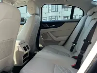 Used Jaguar XE 249 HP (183 kW) 2019 Blue Sedan