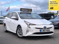 Used Toyota Prius Active 122 HP (89 kW) 2017 White Hatchback
