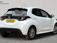 Used Toyota Yaris 116 HP (85 kW) 2023 Platinum white Hatchback