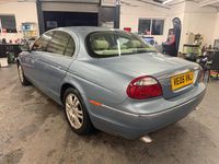 Usado Jaguar S-Type S 206 HP (151 kW) 2005 Azul Sedan