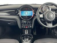 Begagnad Mini Cooper Classic 136 HK (100 kW) 2022 Silver Halvkombi