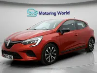 Używany Renault Clio V Evolution 90 KM (66 kW) 2023 Czerwony Hatchback