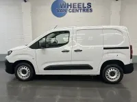 Begagnad Peugeot Partner 131 HK (96 kW) 2024 Vit Minibuss