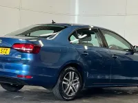 Used VW Jetta SE 125 HP (91 kW) 2017 Blue Sedan
