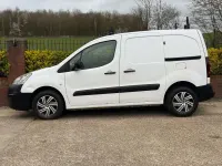 Used Peugeot Partner 2017 White