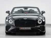 Begagnad Bentley Continental 550 HK (404 kW) 2022 Svart Cab