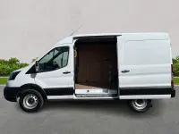 Begagnad Ford E-Transit 197 kW (269 HK) 2024 Vit Van