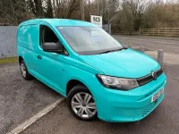 Usado VW Caddy S 102 CV (75 kW) 2021 Blanco Monovolumen