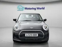 Begagnad Mini Cooper Classic 136 HK (100 kW) 2023 Svart Halvkombi
