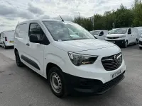 Used Vauxhall Combo Edition 75 HP (55 kW) 2022 White MPV